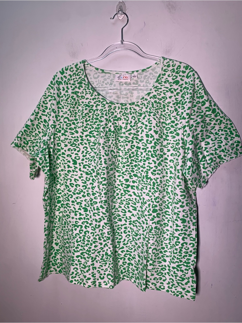 D & Co plus Women's Short Sleeve Scoop Neck Tee Green Animal Print size 1X 3 pcs - Picture 6 of 14